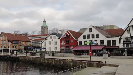 Hafen-Von-Stavanger-Sonntagnachmittag,-Alte-Boote-In-Einem-Verschlafenen-Hafen