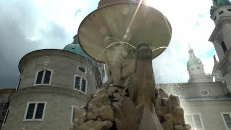 Residenzbrunnen-Im-Herzen-Der-Salzburger-Altstadt