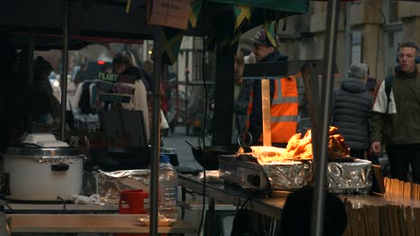 Eine-Belebte-Straße-In-Bristol-City