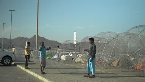 Fishermen-making-sea-cage-for-fishing