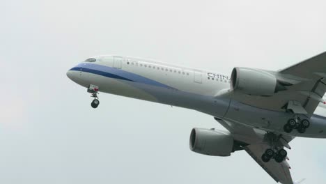 China-Airlines-Airbus-A350-941-B-18903-Acercándose-Antes-De-Aterrizar-En-El-Aeropuerto-De-Suvarnabhumi-En-Bangkok-En-Tailandia