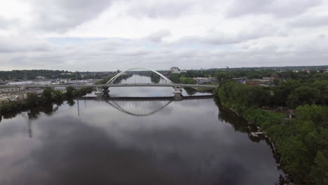 Puente-De-La-Avenida-Lowry-Sobre-El-Río-Mississippi