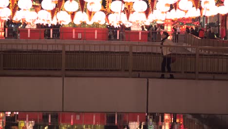 Das-Nagasaki-Laternenfest-Ist-Eine-Jährliche-Veranstaltung-In-Der-Stadt-Nagasaki,-Japan,-Die-Ursprünglich-Von-Chinesischen-Bewohnern-Ins-Leben-Gerufen-Wurde,-Um-Das-Chinesische-Neujahr-Zu-Feiern