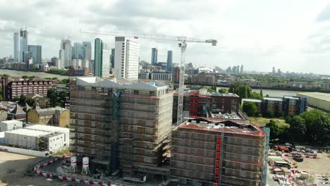 Drohnenaufnahme-Einer-Erstaunlichen-Baustelle-In-London