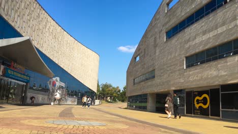 Das-Karikaturmuseum-In-Bucheon,-Gyeonggi-do,-Südkorea