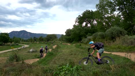 Ciclismo-De-Montaña-En-Cámara-Lenta