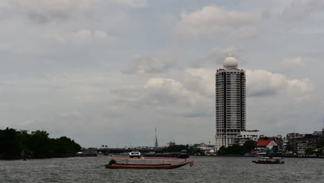 Chaophraya-River-is-filled-with-history-and-culture