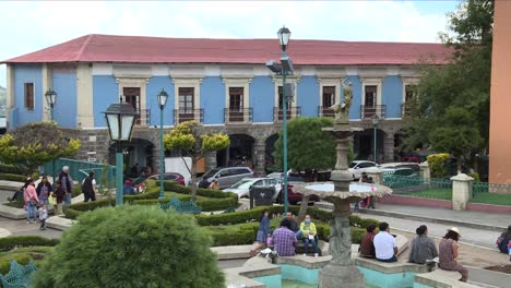 Vista-General-De-Una-Plaza-Principal-En-Un-Pueblo-Tradicional-Llamado-Real-Del-Monte