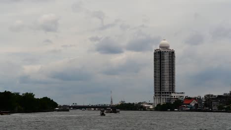 Chaophraya-River-is-filled-with-history-and-culture