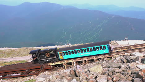 Conway,-New-Hampshire---4.-Juli-2019:-Die-Zahnradbahn-Auf-Dem-Mount-Washington-In-Conway,-New-Hampshire-Am-4.-Juli-2019