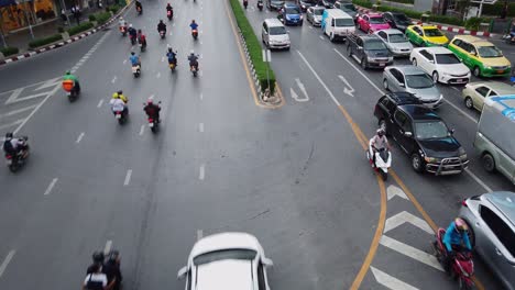 Phayathai-Road-U-Turn,-Bangkok-Verkehr