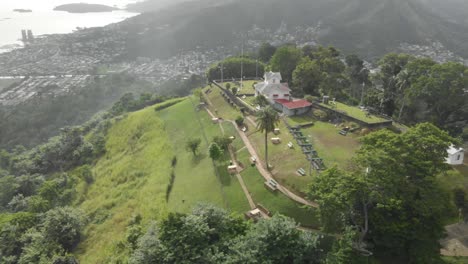 Vista-Aérea-Completa-De-Fort-George-En-Trinidad