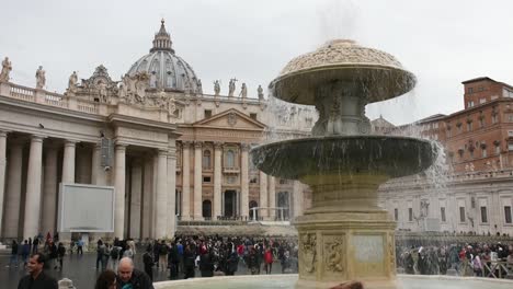 Carlo-Maderno-Brunnen-In-St