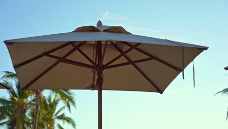 A-typical-open-beach-shade-umbrella.