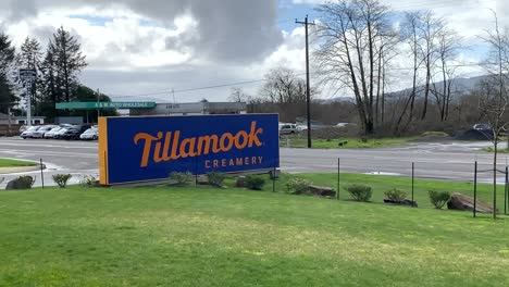 Muestra-De-La-Fábrica-De-Productos-Lácteos-Tillamook-En-Oregon.-Mano