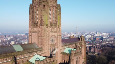 Liverpool-Anglikanische-Kathedrale-Historisches-Gotisches-Wahrzeichen-Antenne-Gebäude-Skyline-Der-Stadt-Herauszoomen