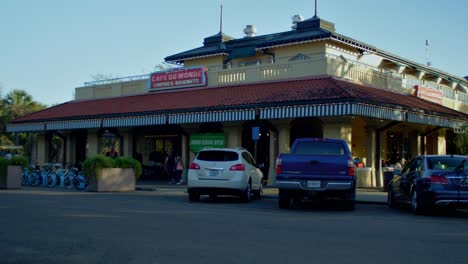 Cafe-Du-Monde-Coffee-Beignets-New-Orleans-City-Park-Wide-Exterior