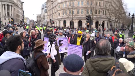 Piers-Corbyn-Da-Un-Discurso-En-La-Protesta-Contra-El-Bloqueo-En-Londres,-Reino-Unido