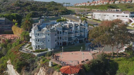 Aerial-view-of-the-Blue-Lantern-hotel-in-Dana-Point,-California