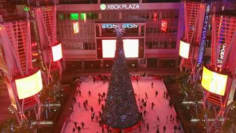 Eislaufring-|-Innenstadt-Von-Los-Angeles-|-Xbox-Platz-|-Ich-Lebe-|-Weihnachtsbaum-|-Nachtzeit-|-Absteigender-Schuss