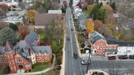 Luftrückzugsenthüllung-Des-Großen-Gotischen-Herrenhausmuseums-Auf-Dem-Campus-Des-University-College,-Millersville-University