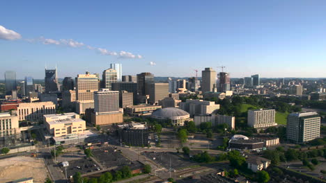 Aerial-view-towards-the-Musicians-Hall-of-Fame-Museum-and-downtown-Nashville,-USA