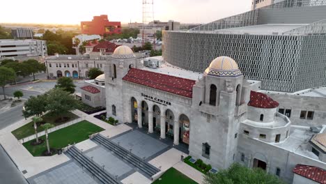 Tobin-Center-for-the-Performing-Arts-by-Riverwalk-in-San-Antonio-Texas,-USA