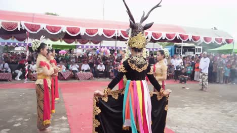 Indonesian-women's-dance