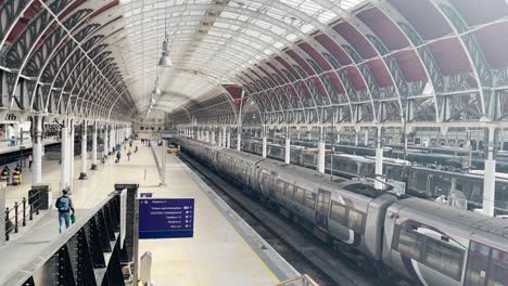 Estación-De-Tren-De-Paddington-En-El-Centro-De-Londres.-14.05.22