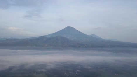 Ländliche-Aussicht-Und-Mount-Sumbing,-Zentral-Java,-Indonesien