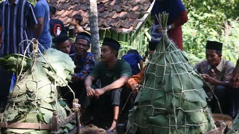 Blora,-Zentral-Java,-Indonesien---22.-Juni-2022:-überfüllte-Menschen-Feiern-&quot;sedekah-Bumi&quot;-Im-Dorf-Gedangdowo