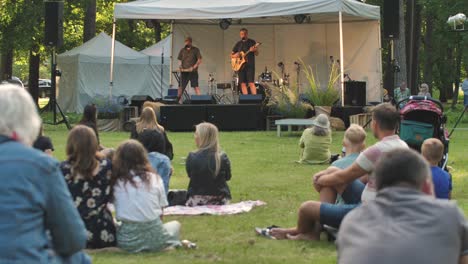 Sonnwendfest-Im-Stadtpark