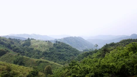 Bergwalddrohnenansicht-Mit-Klarem-Himmel-Und-Schöner-Sommerlandschaft-In-Thailand