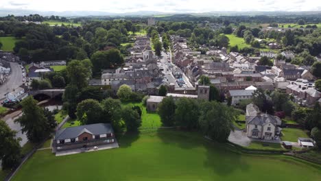 Appleby-In-Der-Westmorland-Marktstadt-In-Cumbria-England-Steigende-Luftaufnahmen-4k