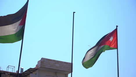 Banderas-Jordanas-Ondeando-De-Viento