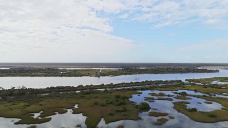 Vista-Del-Paisaje-Pantanoso-Durante-El-Día-En-Florida-Estados-Unidos
