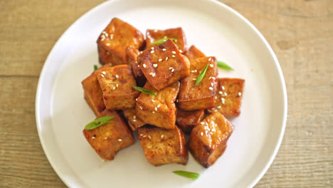 fried-tofu-with-white-sesame-and-teriyaki-sauce---vegan-and-vegetarian-food-style