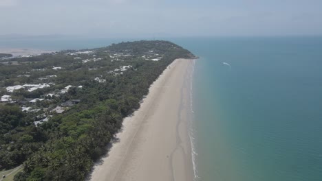 Long-Stretch-Of-Four-Mile-Beach-In-Port-Douglas,-Far-North-Queensland,-Australia