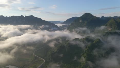 drone-moves-forward-the-misty-mountain-range