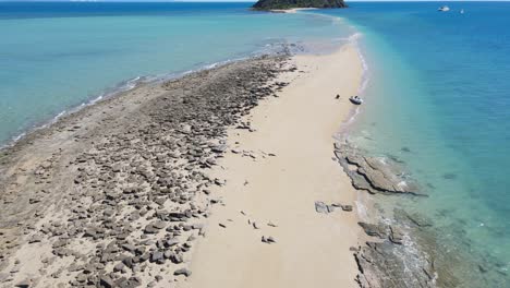 Langford-Island-Sand-Spit-With-Turquoise-Blue-Sea-In-Summer---Island-In-Whitsunday,-QLD,-Australia