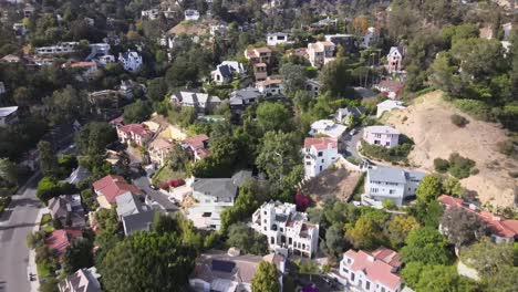 Aerial-view-over-luxury-homes-in-Hollywood,-Los-Angeles-in-California