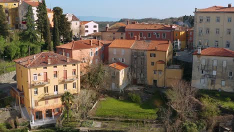 Pastel-Colored-Buildings-In-Labin-Town-On-A-Summer-Weather-In-Croatia