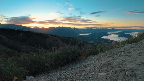 Spektakuläre-Sonnenuntergangsfarben-Vom-Cerro-Otto,-Bariloche,-Argentinien