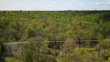 Aerial-orbit-reveal-of-the-Clarksville-Greenway-in-Clarksville,-Tennessee
