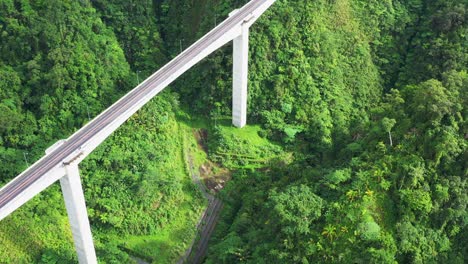 Agas-Agas-Beam-Bridge-With-Green-Mountains-On-The-Pan-Philippine-Highway-In-Sogod,-Southern-Leyte,-Philippines