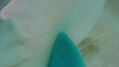 Vista-De-Dron-De-La-Isla-De-Maldivas
