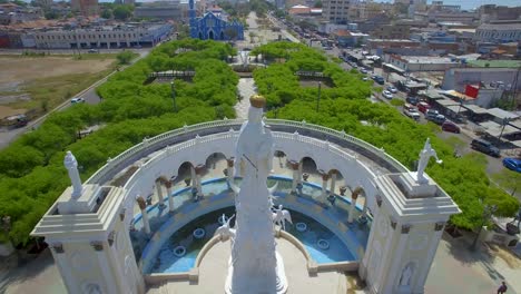 From-the-top-view-of-Plaza-del-Rosario-de-Nuestra-señora-de-Chiquinquirá,-in-Maracaibo,-Venezuela