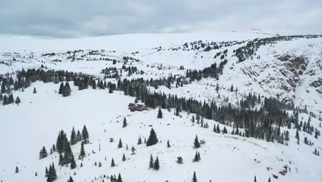 Montañas-Nevadas-Profundas-En-El-Parque-De-Invierno-En-Colorado