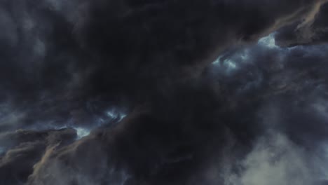 Timelapse-Nubes-Oscuras-Sobre-El-Cielo