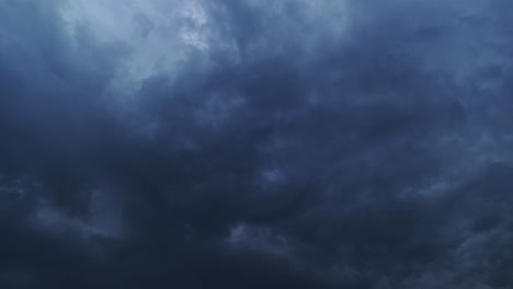 4K-timelapse-dark-clouds-in-the-sky